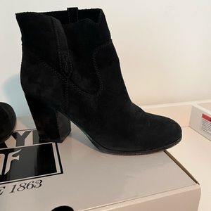 Frye Black Suede booties Women's Shoes, size 8